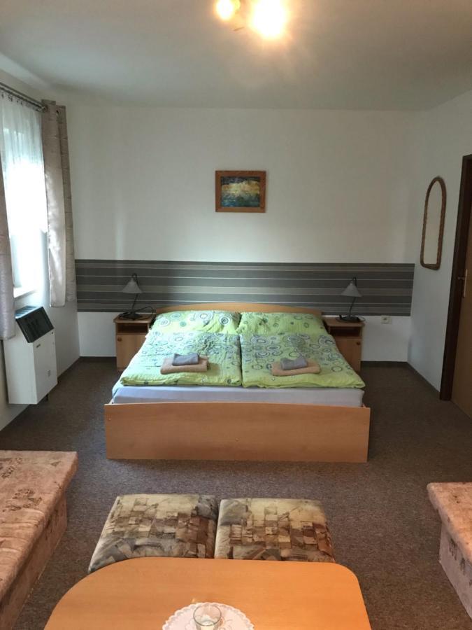 Privat Magdalena Apartment Bešeňová Exterior foto