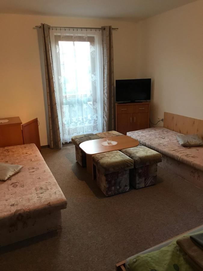 Privat Magdalena Apartment Bešeňová Exterior foto