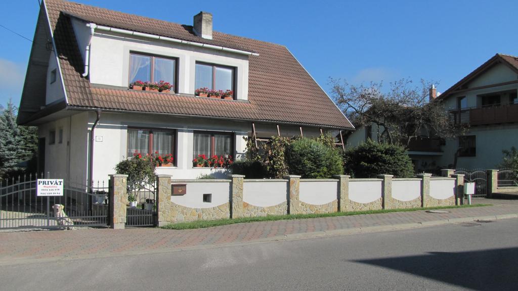 Privat Magdalena Apartment Bešeňová Exterior foto
